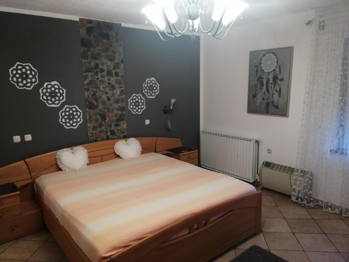 Apartmaji Renc Rence Zewnętrze zdjęcie